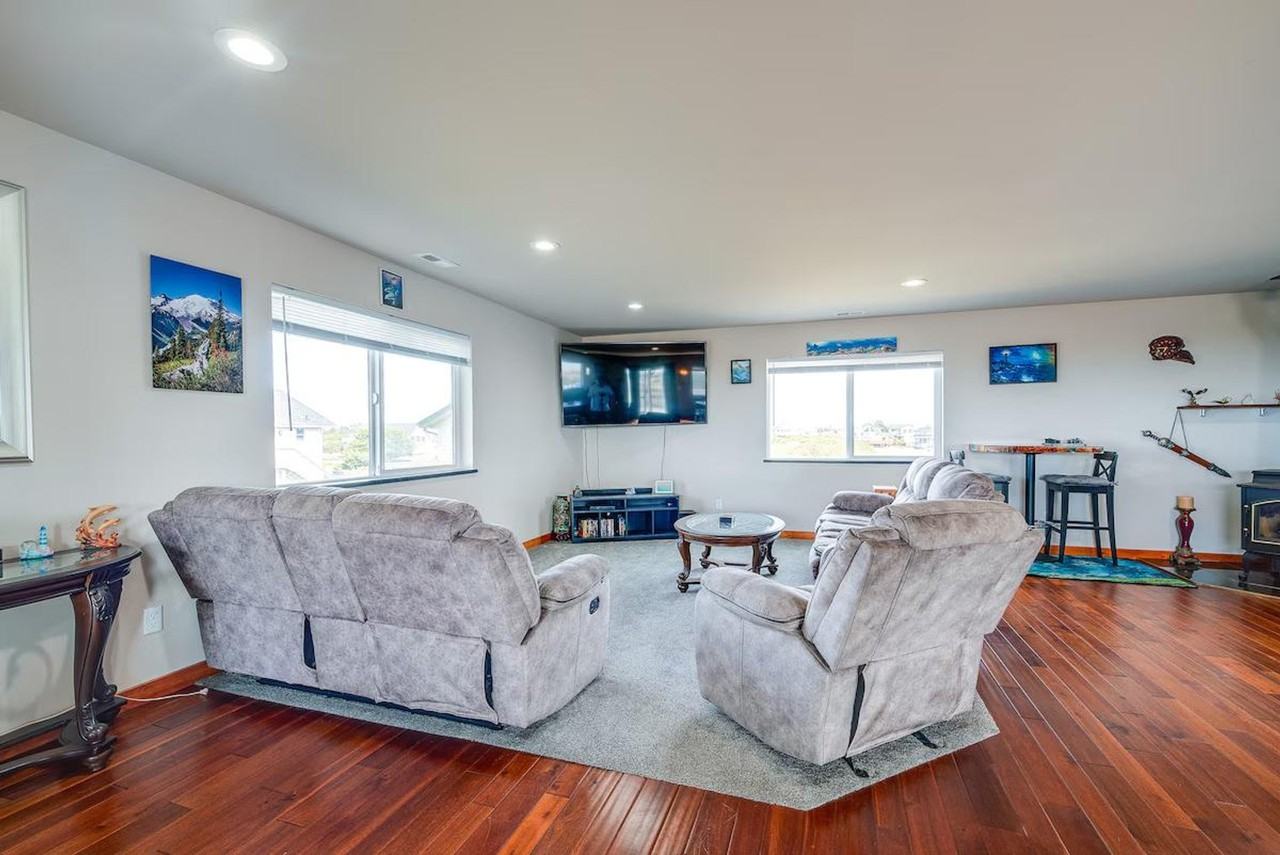 975 S Sand Dune Ave Sw #1386047P - Photo 2 of 32