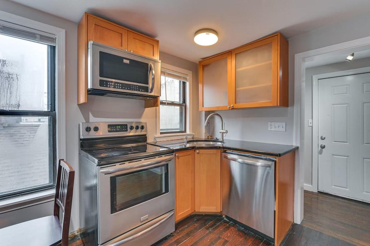 467 Ferry St #1385718P - Photo 2 of 24