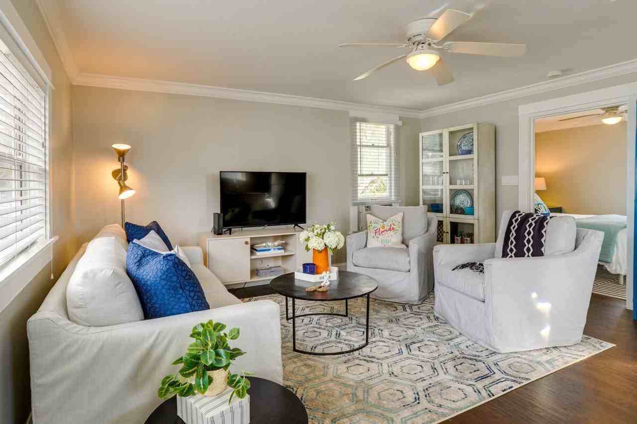 202 10th Ave Ne #1383675P - Photo 4 of 24