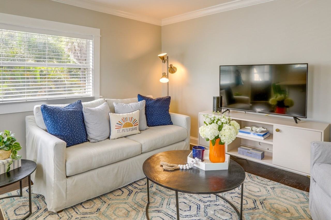 202 10th Ave Ne #1383675P - Photo 6 of 24