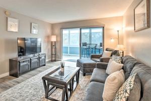 featured image of 1037 W Peppertree Dr