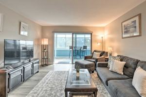 featured image of 1037 W Peppertree Dr