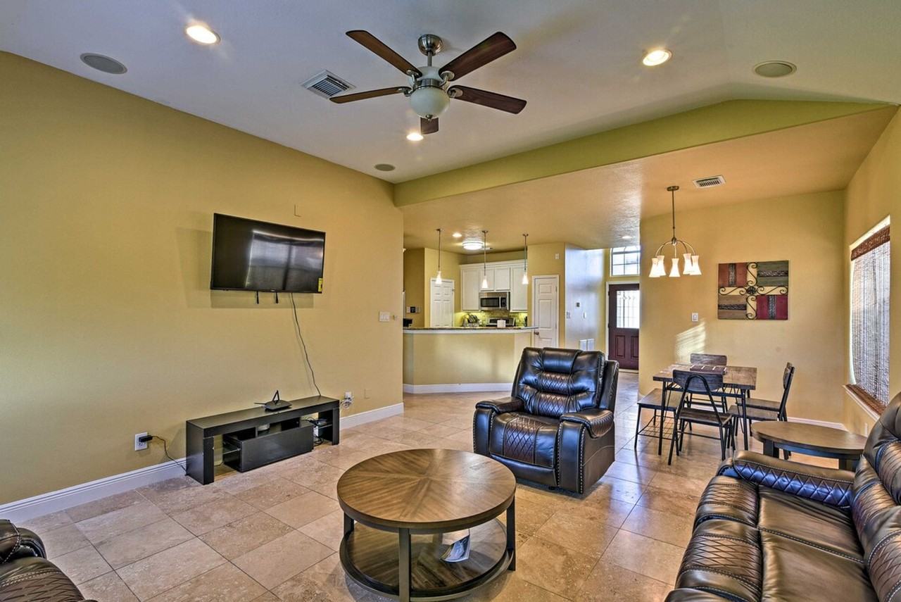 2735 Broadway St #1385580P - Photo 3 of 26