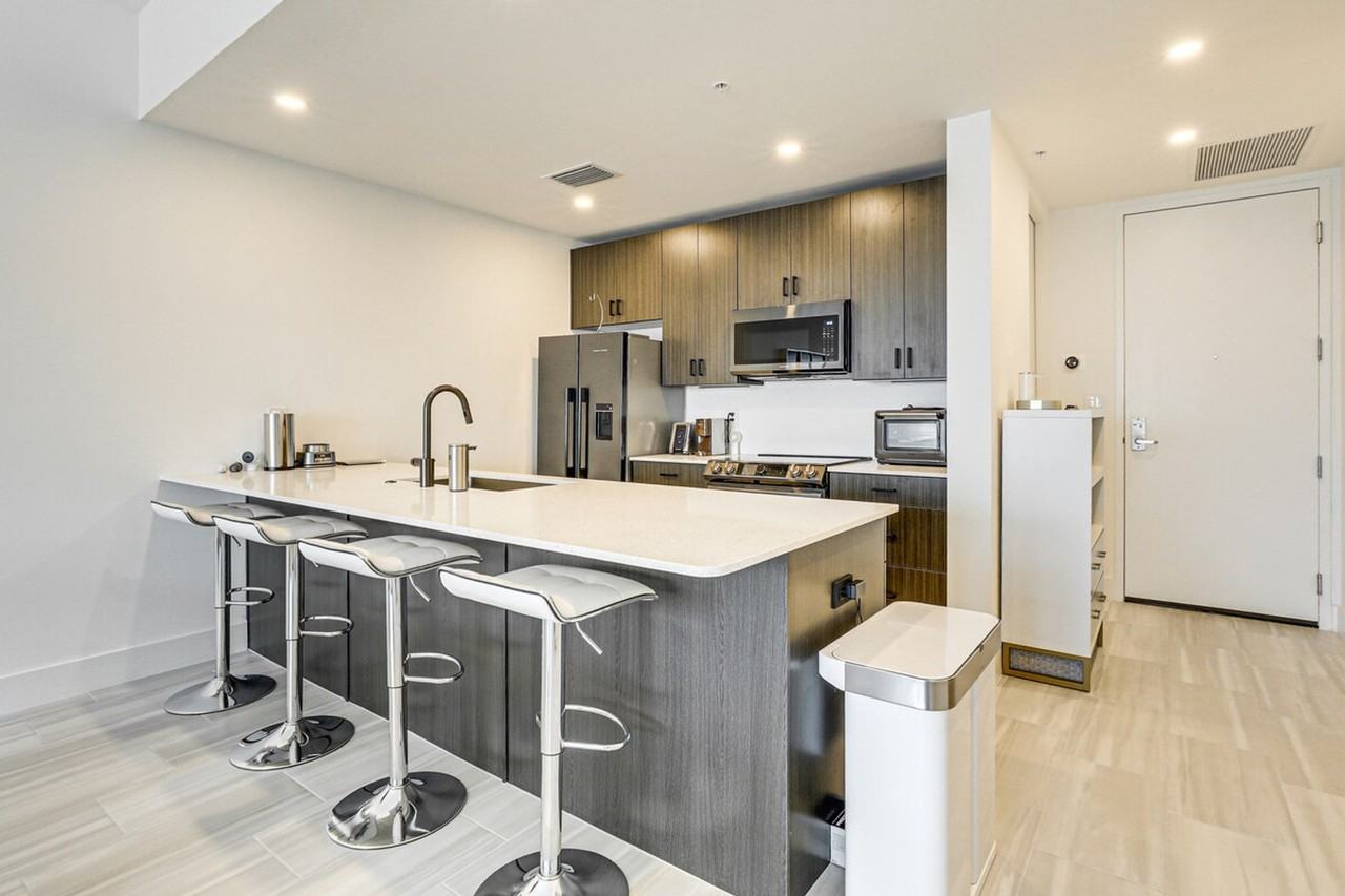 332 Cocoanut Ave #1386011P - Photo 7 of 27