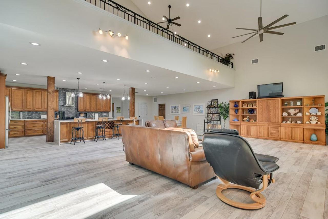 5100 28th Ave N #1385966P - Photo 3 of 35