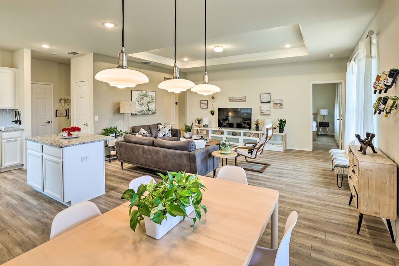 1129 Bluespire Dr #1385853P - Photo 2 of 24