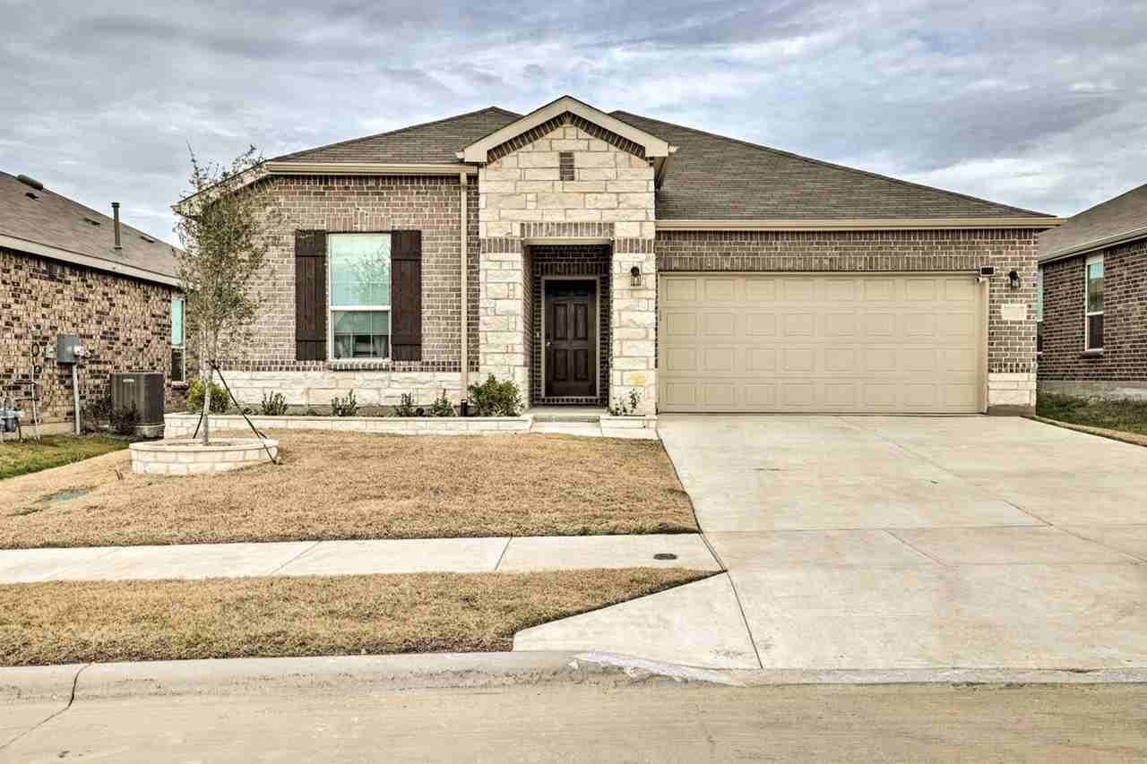 1129 Bluespire Dr #1385853P - Photo 6 of 24