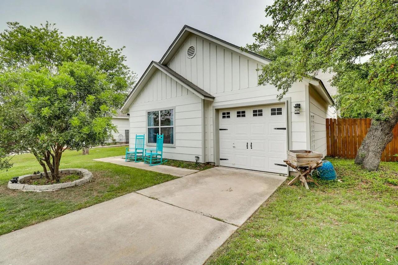 1208 E 3rd St #1385727P - Photo 3 of 38