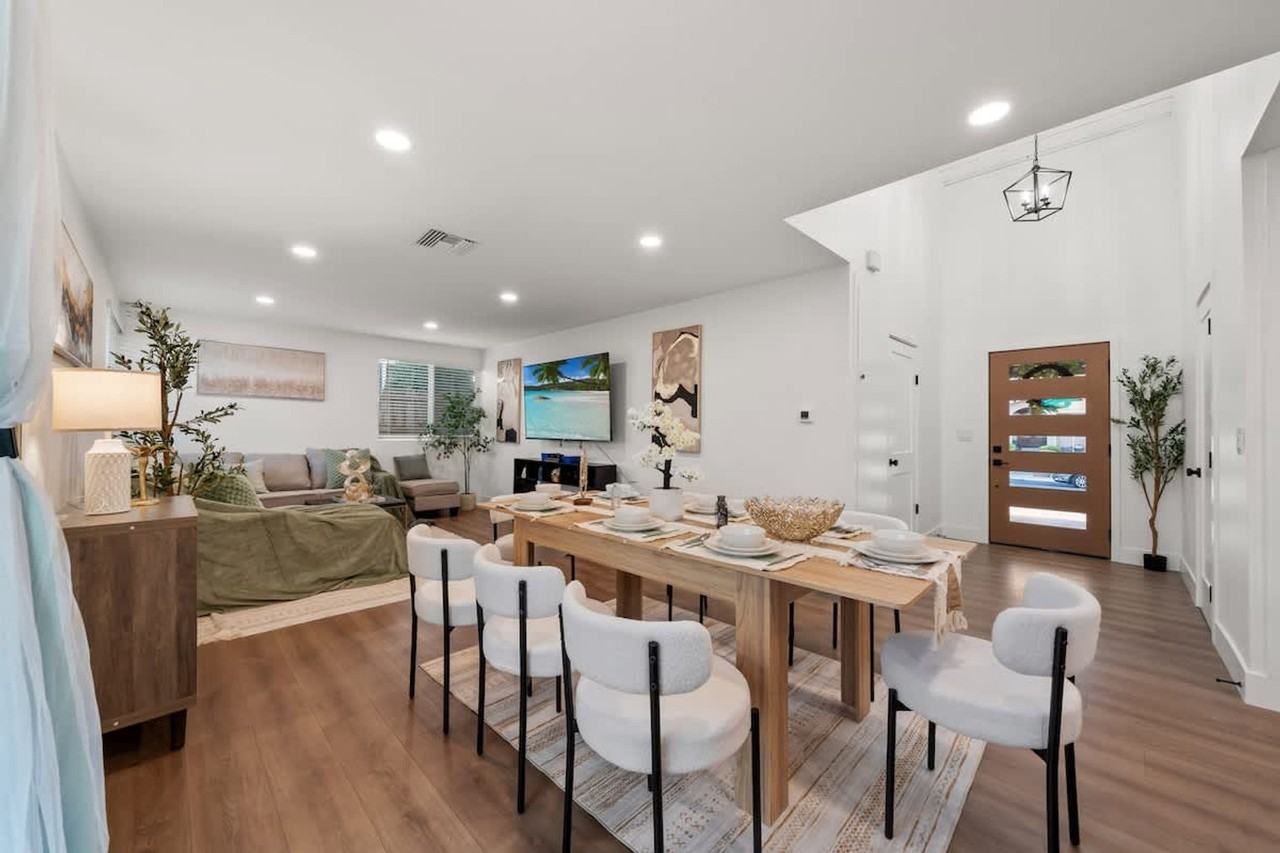 1676 Raynell Way #1465005P - Photo 3 of 50