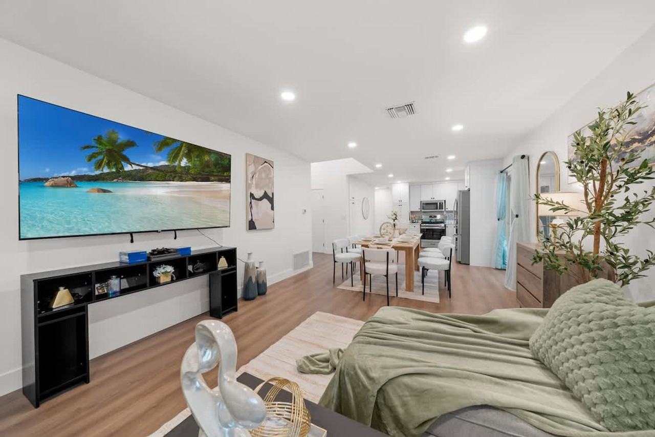 1676 Raynell Way #1465005P - Photo 4 of 50