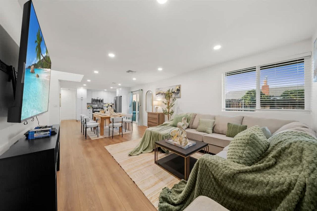 1676 Raynell Way #1465005P - Photo 7 of 50