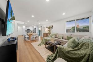 featured image of 1676 Raynell Way