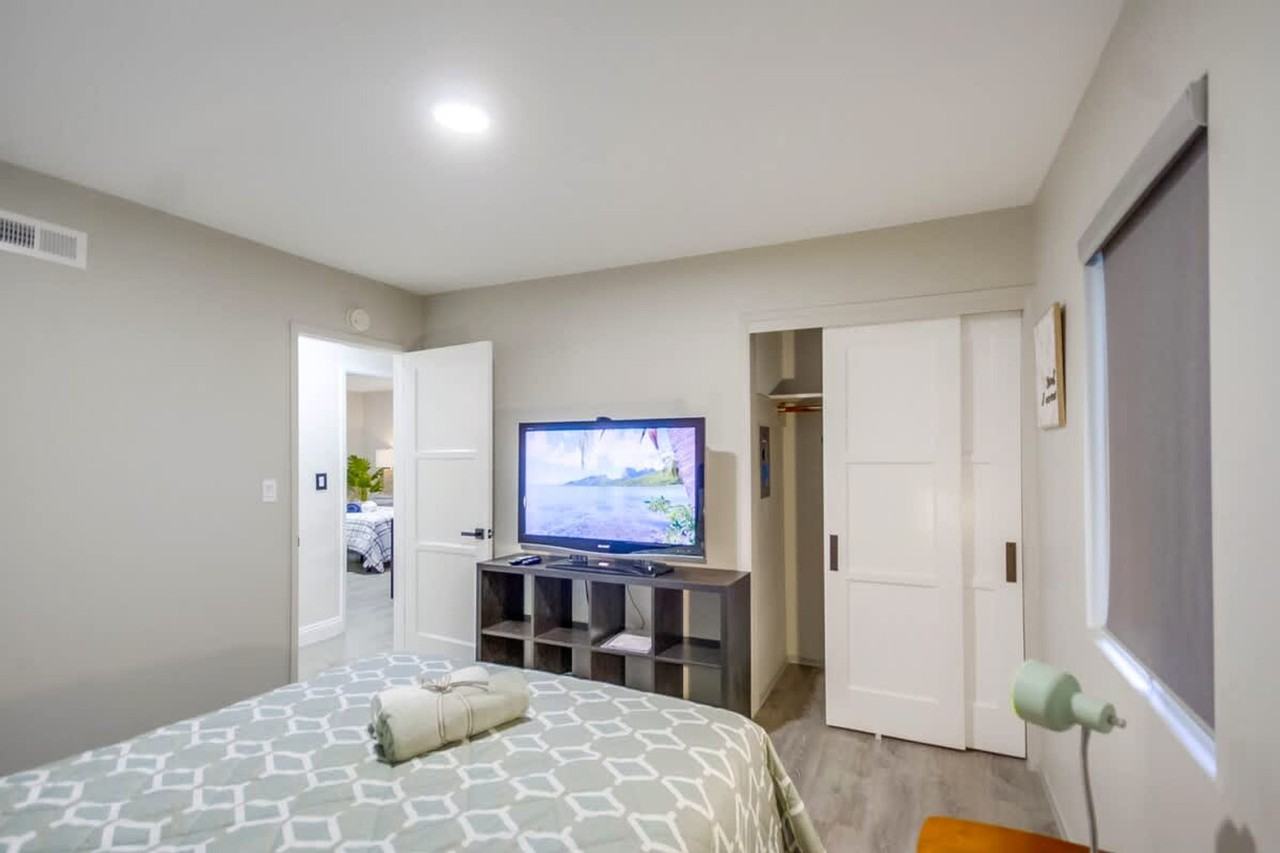 5551 Churchward Street - Photo 7 of 44