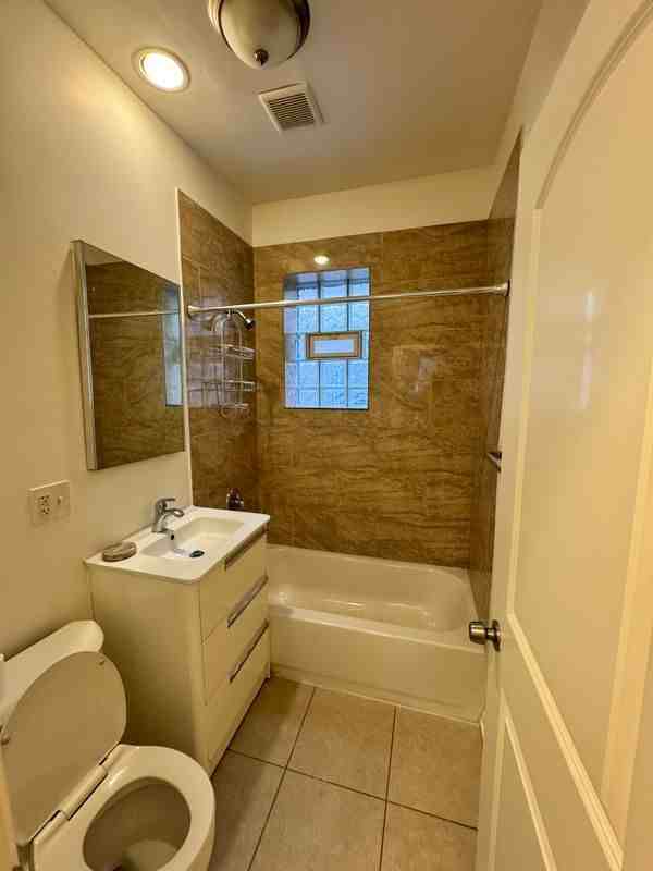 1748 N Austin Ave - Photo 2 of 9