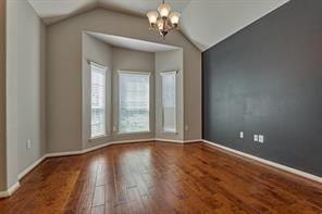 10022 Elkwood Glen Ln - Photo 7 of 48