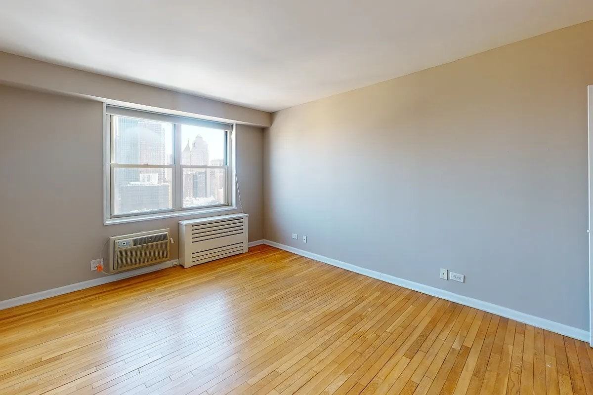 Greenwich St #7 - Photo 3 of 7