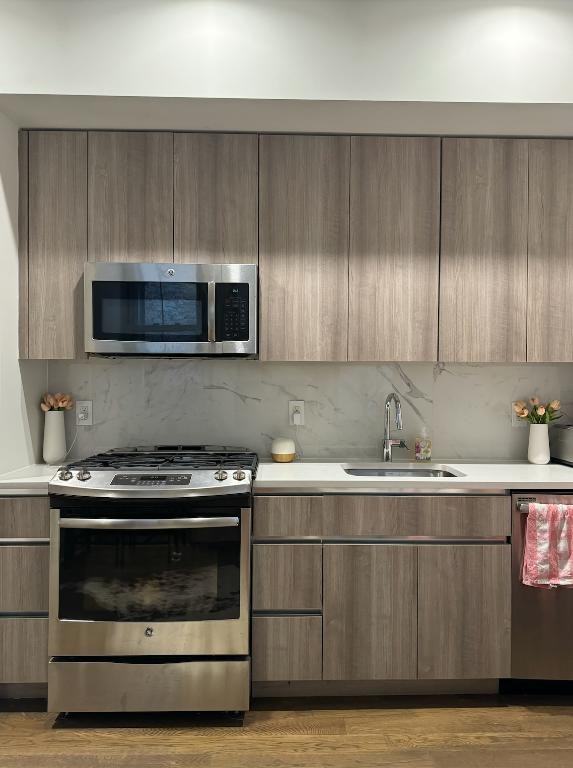 Gold St #21 - Photo 3 of 4