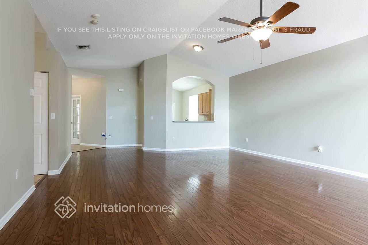 6119 Oak Bluff Way - Photo 4 of 21