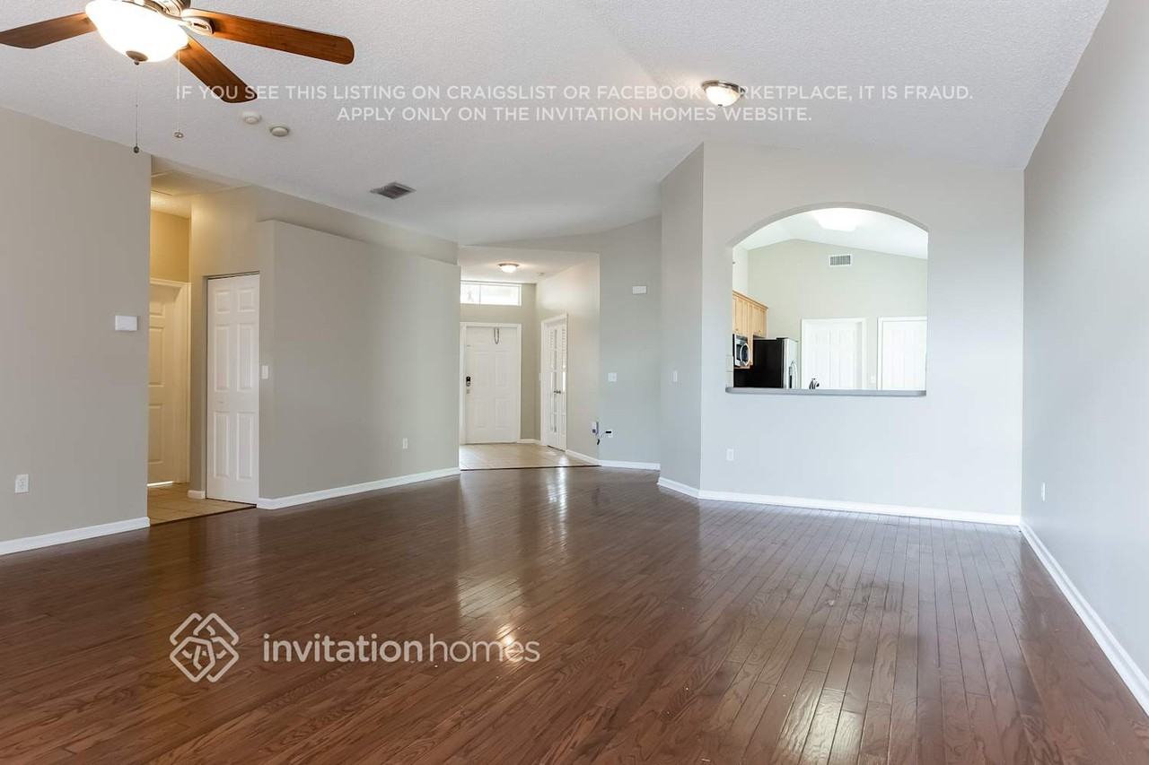 6119 Oak Bluff Way - Photo 5 of 21