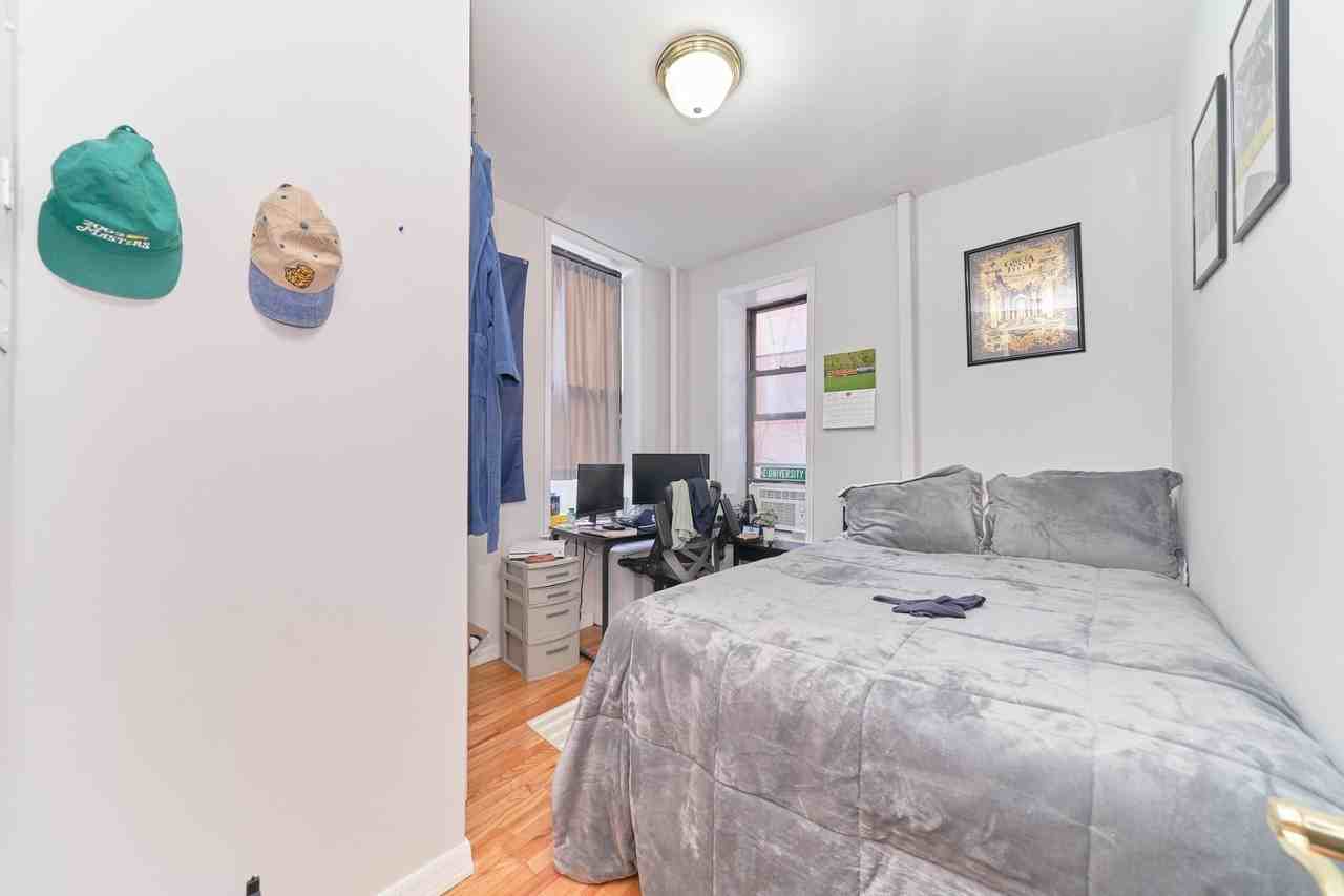 501 W 43rd St #2S - Photo 5 of 11