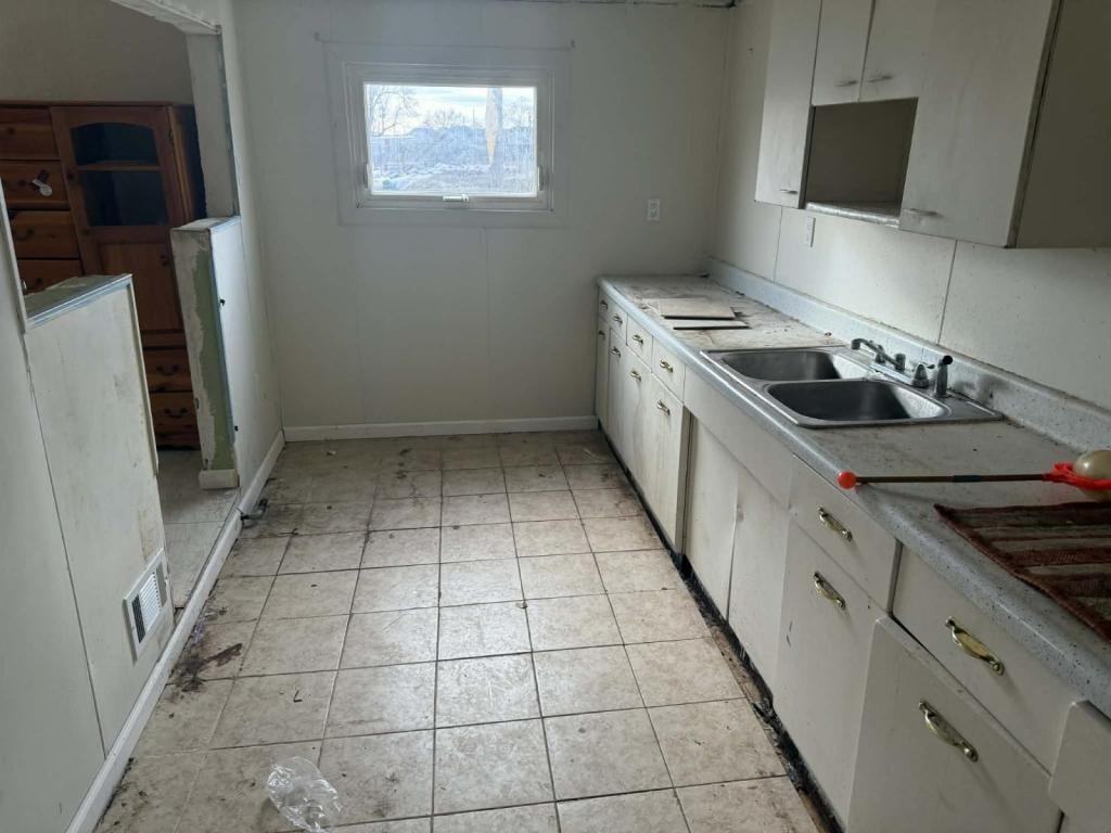 901 Ann Eliza St - Photo 3 of 3