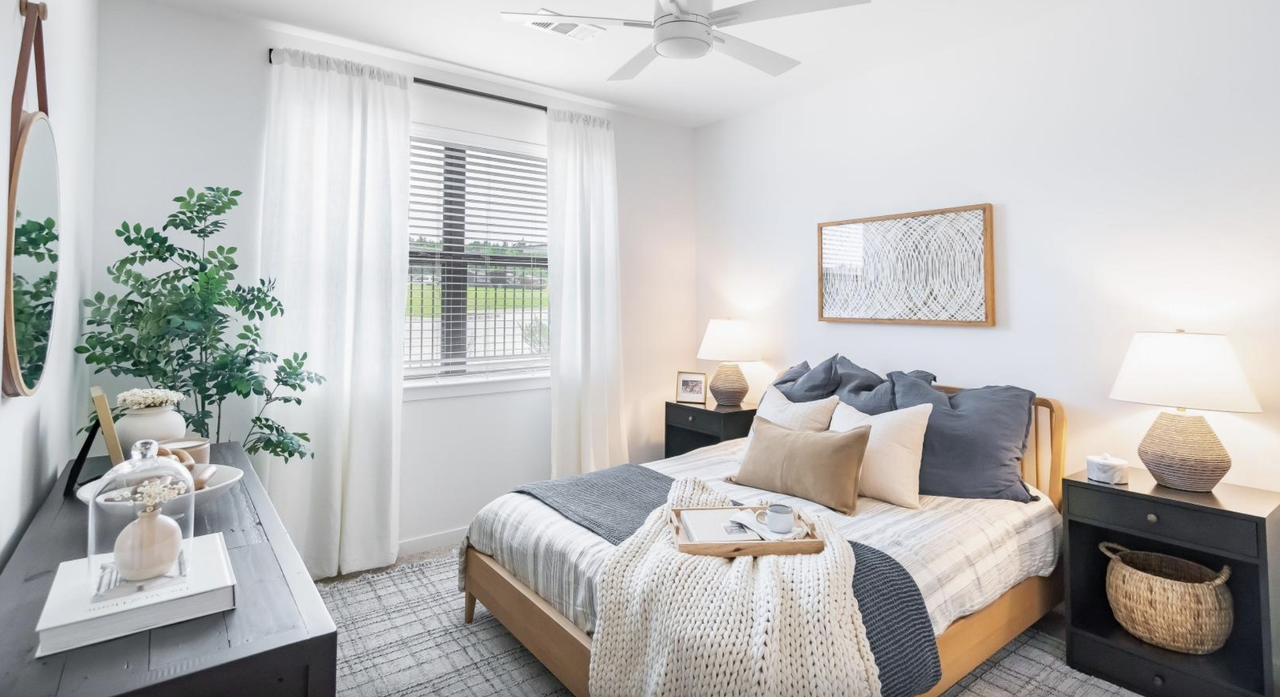 8310 Canoga Avenue - Photo 7 of 14