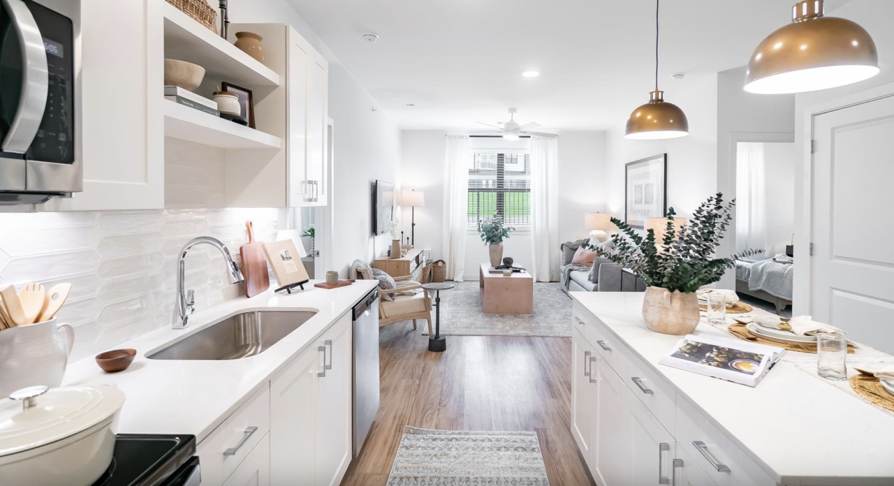 8310 Canoga Avenue - Photo 5 of 14