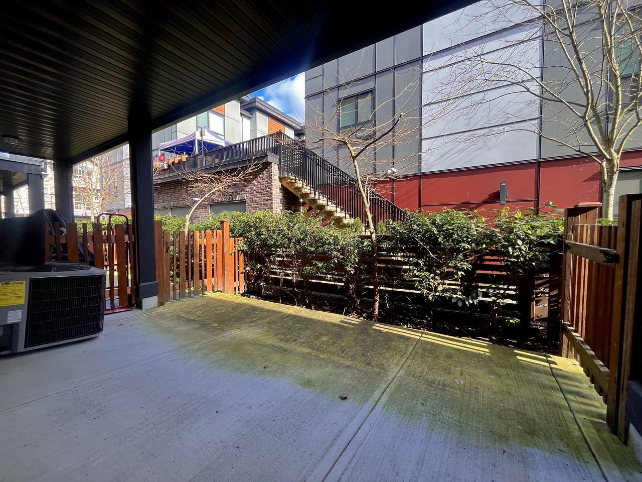 19749 55 Avenue #32 - Photo 5 of 37