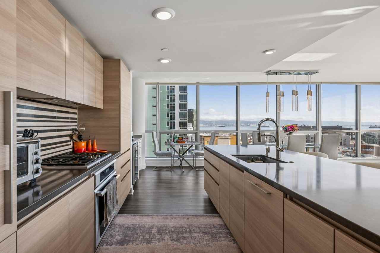 708 Long Bridge Street #1207 - Photo 5 of 35