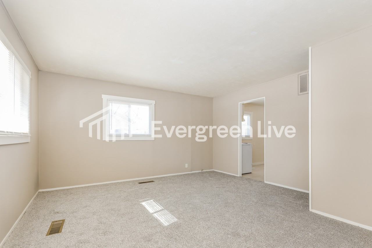 1832 Memorial Dr - Photo 3 of 15