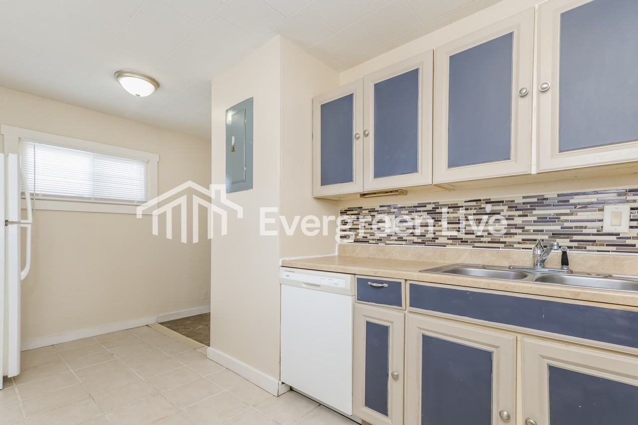 1832 Memorial Dr - Photo 7 of 15