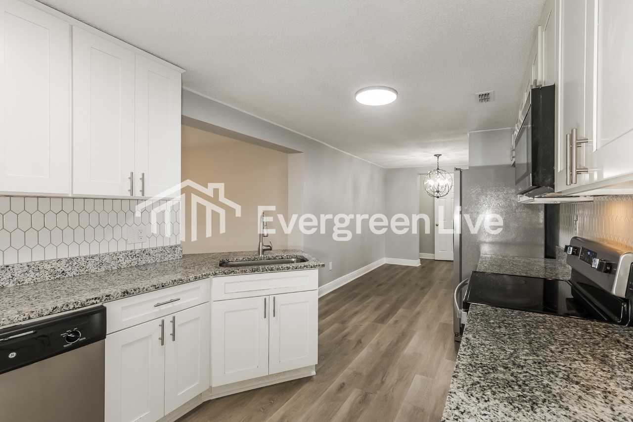 2935 Park St - Photo 7 of 15