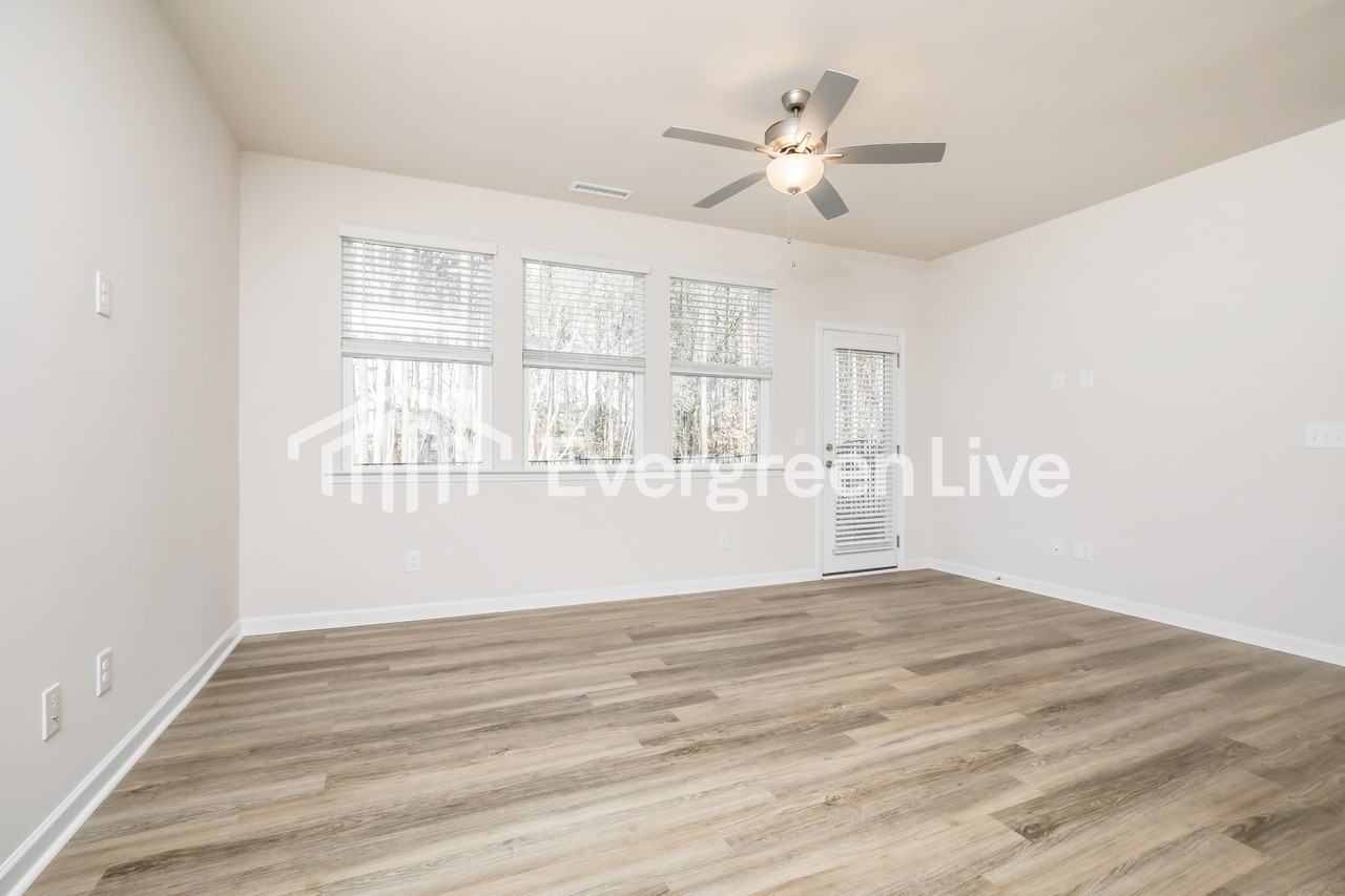 7616 Waypond Ct - Photo 3 of 16