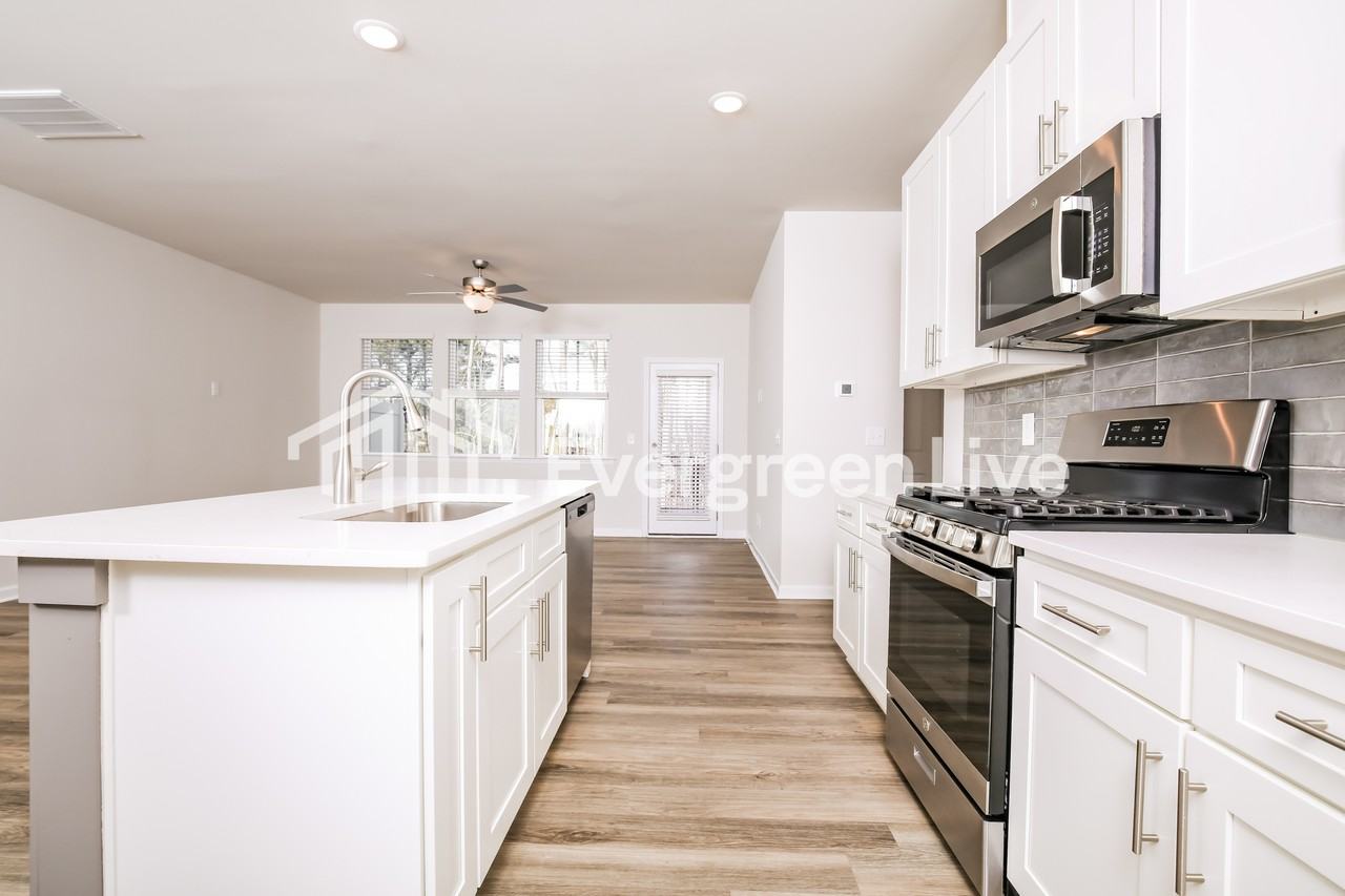 7616 Waypond Ct - Photo 6 of 16