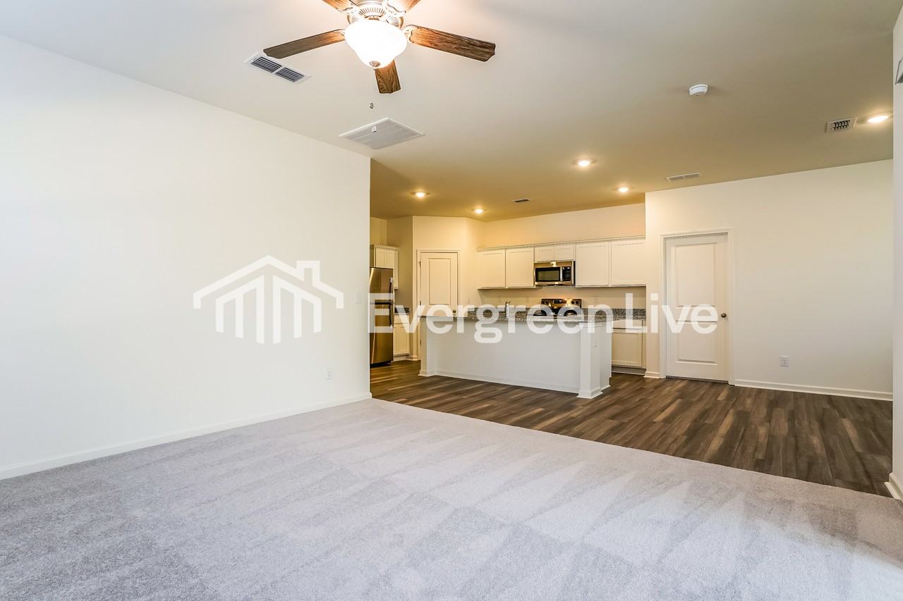 717 Shepards Rock Dr - Photo 4 of 15