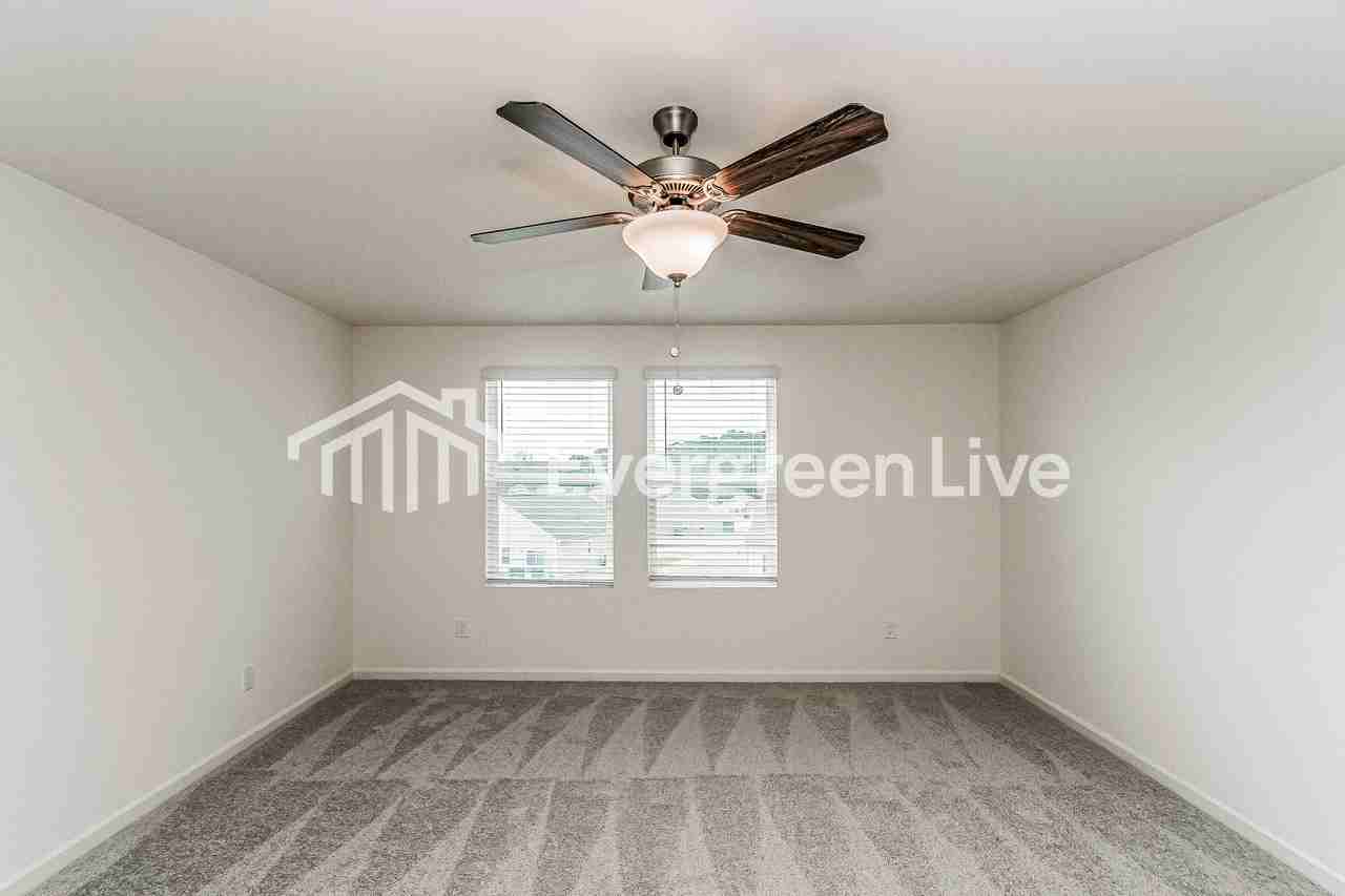 713 Shepards Rock Dr - Photo 5 of 15