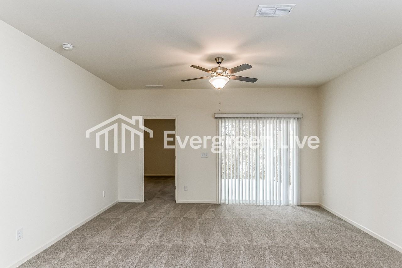 725 Shepards Rock Dr - Photo 3 of 15