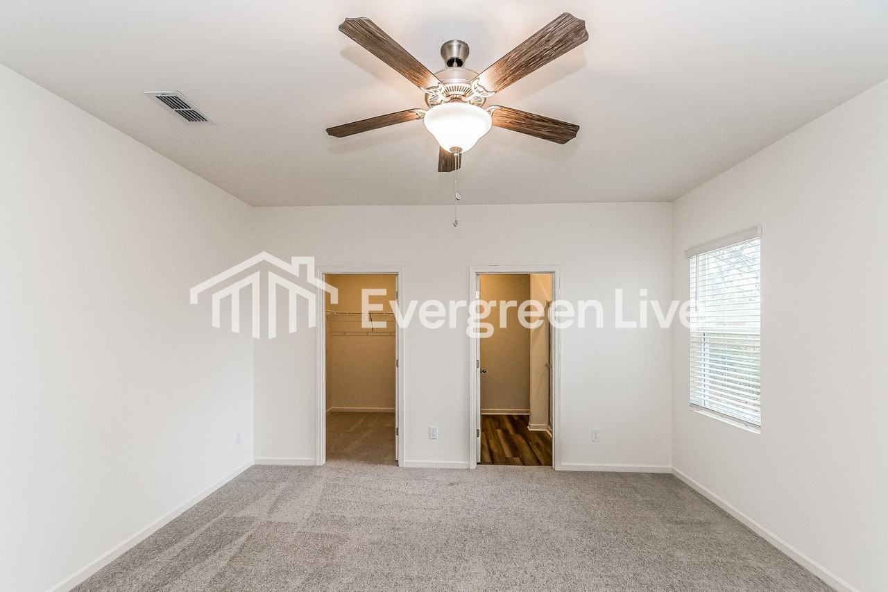 725 Shepards Rock Dr - Photo 5 of 15