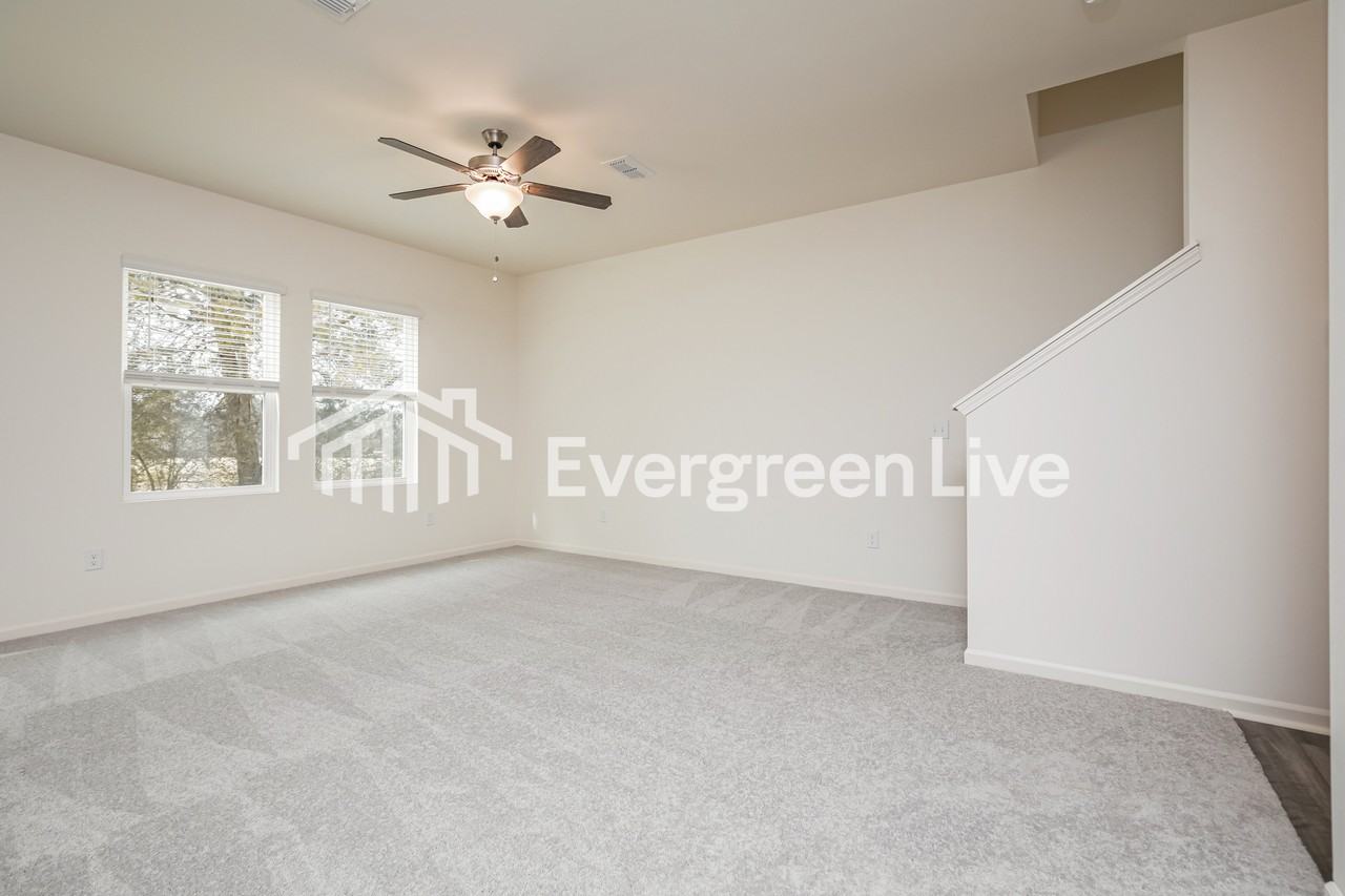 721 Shepards Rock Dr - Photo 2 of 15