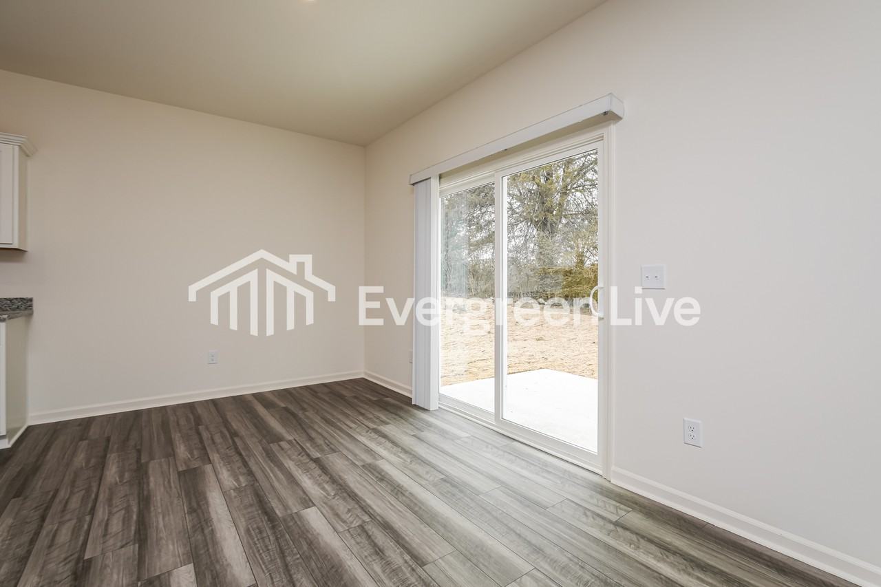 721 Shepards Rock Dr - Photo 4 of 15