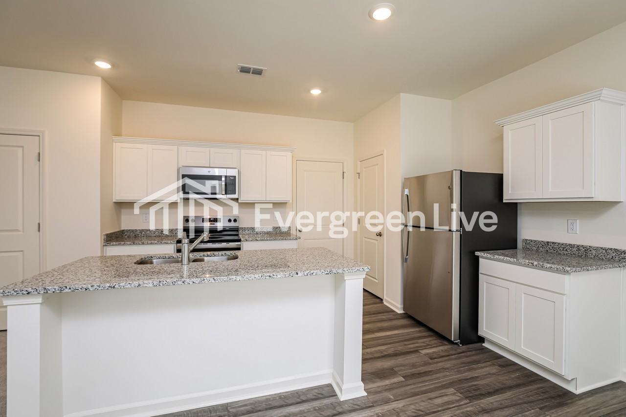 721 Shepards Rock Dr - Photo 5 of 15