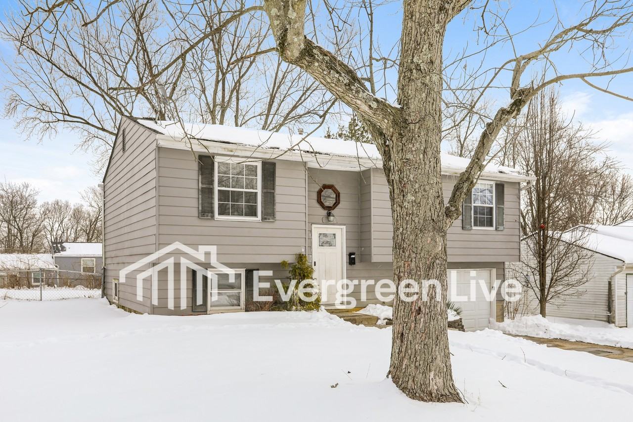 10268 Hawkhurst Dr - Photo 2 of 15