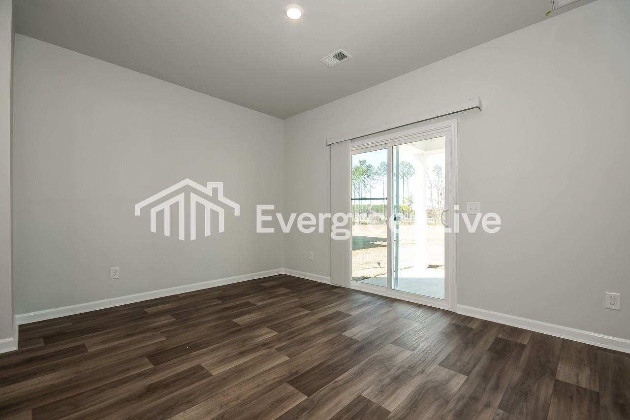 363 Tiliwa St - Photo 4 of 15