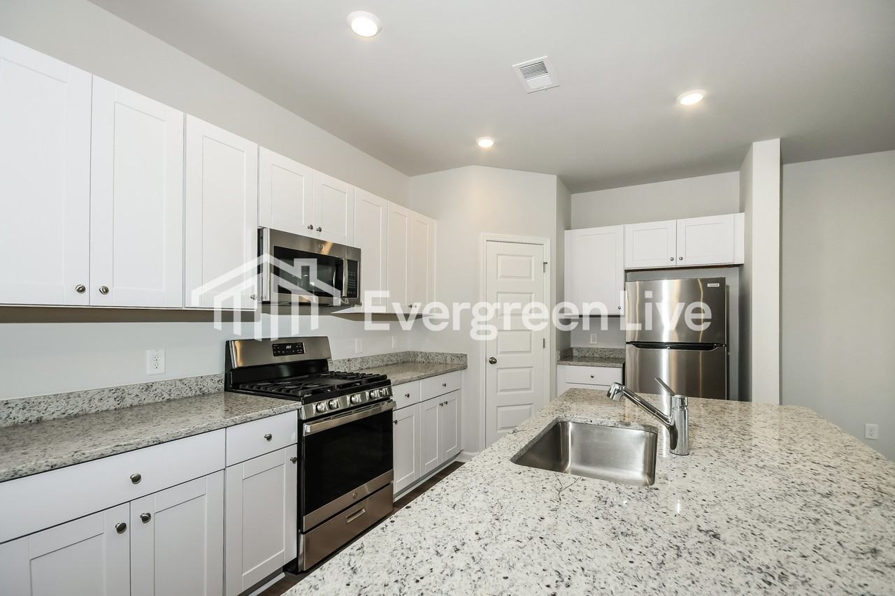 363 Tiliwa St - Photo 5 of 15