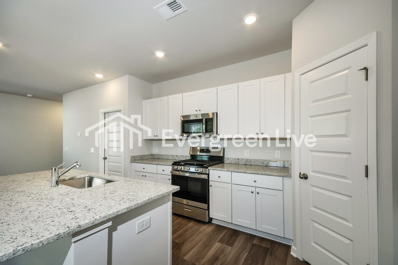 363 Tiliwa St - Photo 6 of 15