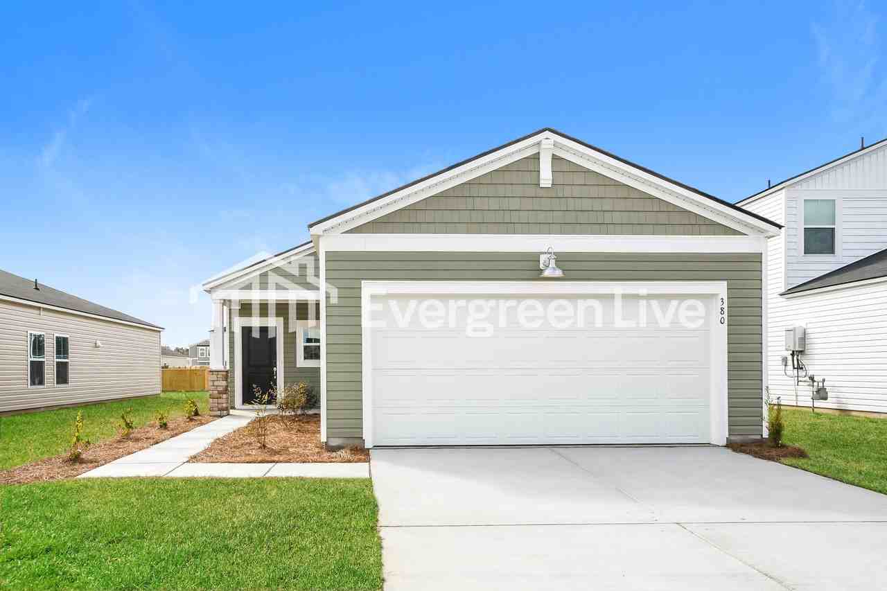 380 Pine Crest View Dr