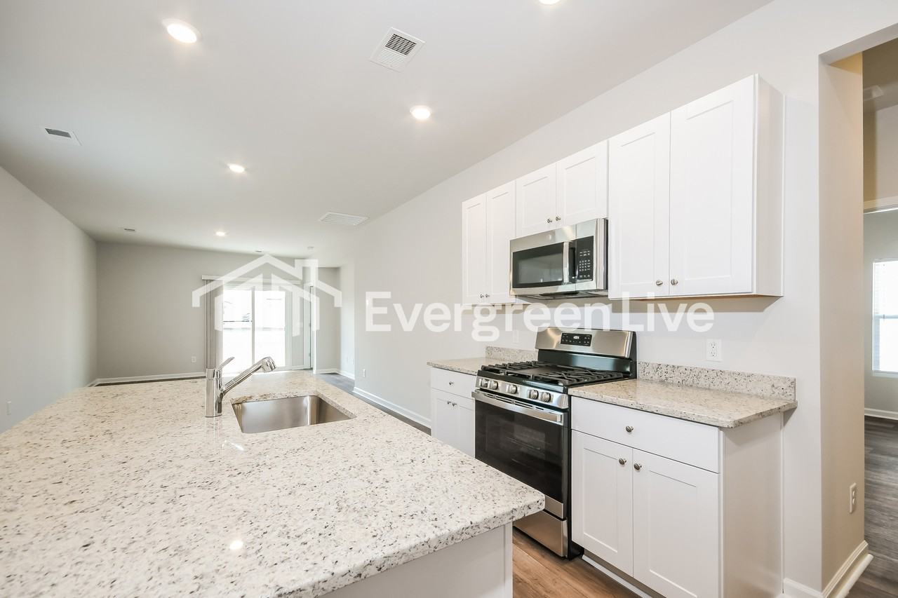 380 Pine Crest View Dr - Photo 4 of 14