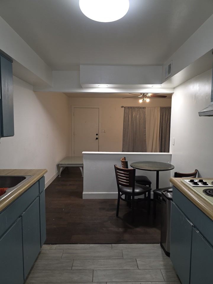 4924 N Woodmere Fairway #4 - Photo 5 of 15