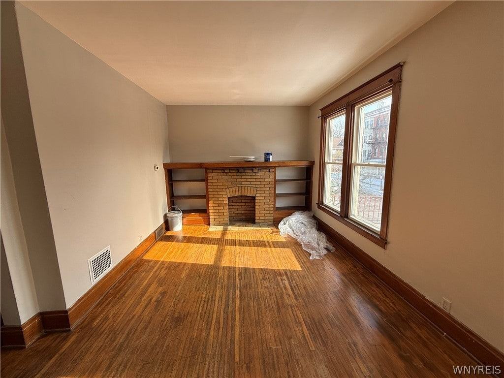 319 Bryant St - Photo 2 of 20