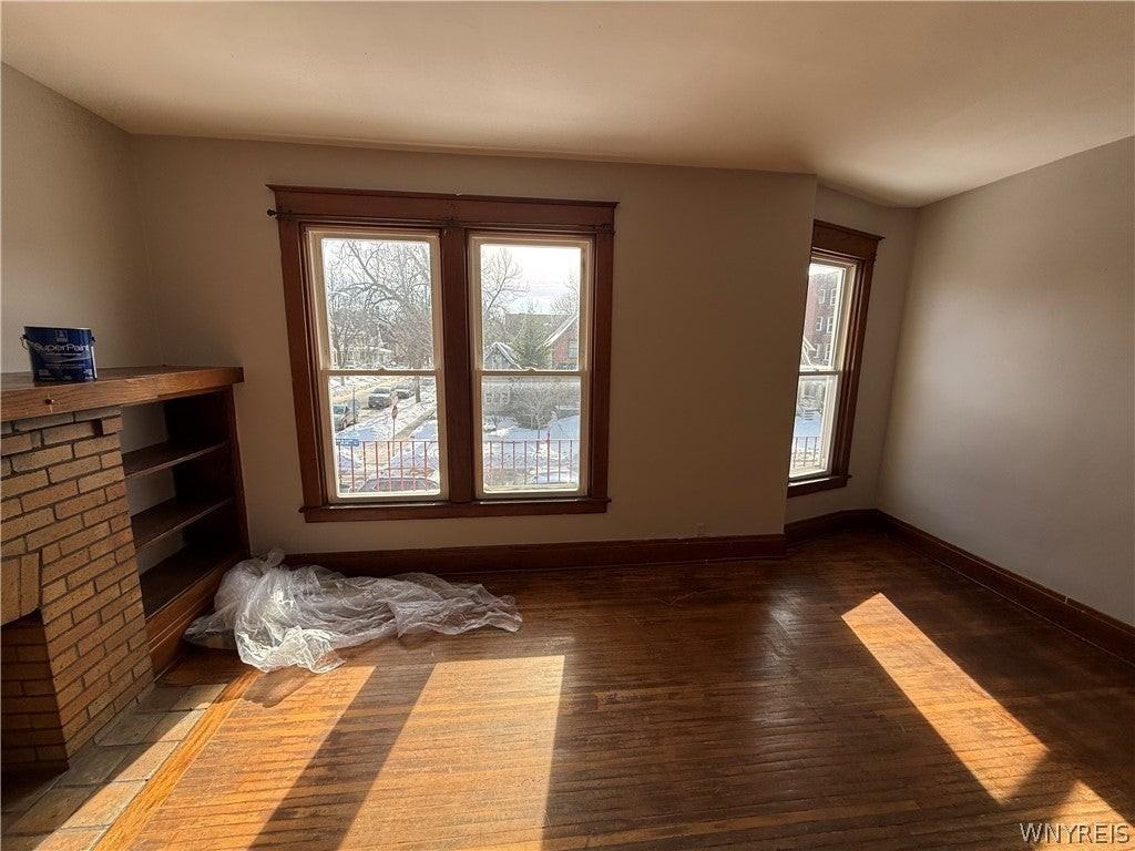 319 Bryant St - Photo 4 of 20